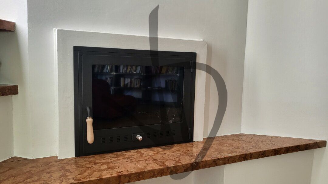 1-türiger linearer Kaminverschluss - Strutture Lineari