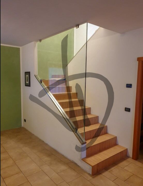 Maßgefertigte Produkte - Glasbrüstungen - Parapetti in vetro - 3