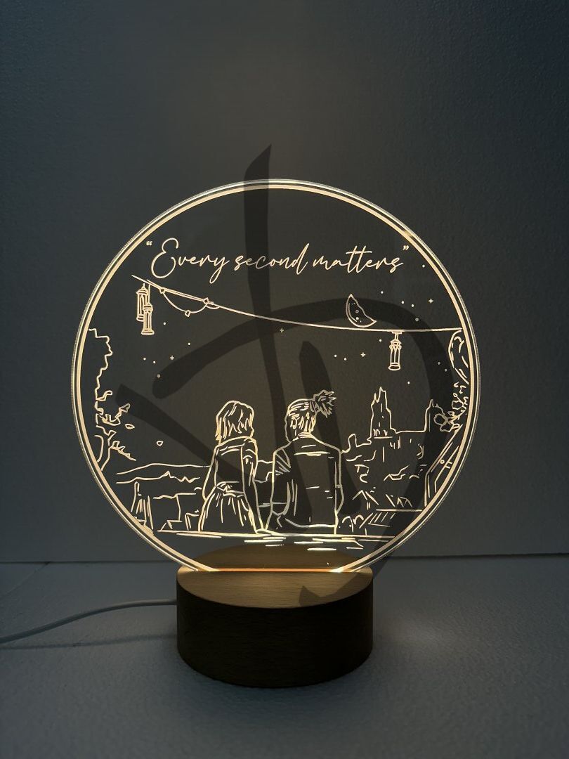 Maßgefertigte Produkte - Individuelle Lampen und Nachttischlampen - Dekorierte Acrylglaslampen mit personalisiertem Holzsockel - Lampade in acrilico plexiglass decorato con grafica romantica con piedistallo in legno