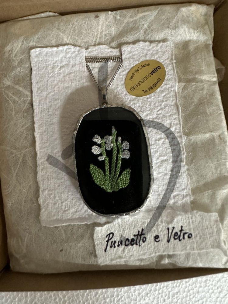 Maßgefertigte Produkte - Kunstobjekte – Geschenkideen - Ciondoli vetro e puncetto - Ciondoli in vetro con inserto in puncetto valsesiano fatto a mano - 3