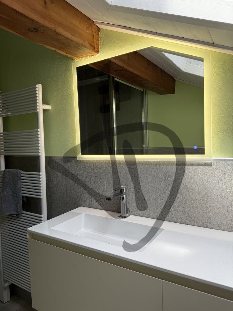 Maßgefertigte Produkte - Maßgefertigte Spiegel - LED-Hinterleuchtete Spiegel zum Aufhängen - Mit beleuchtetem Rahmen - Specchi led retroilluminati non decorati 3