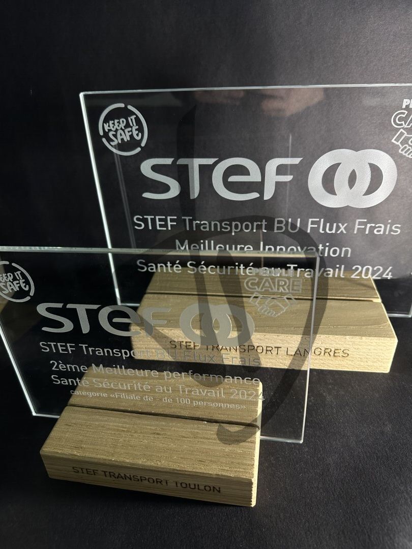 Maßgefertigte Produkte - Schilder - Aus Glas - Targhe e Insegne in vetro