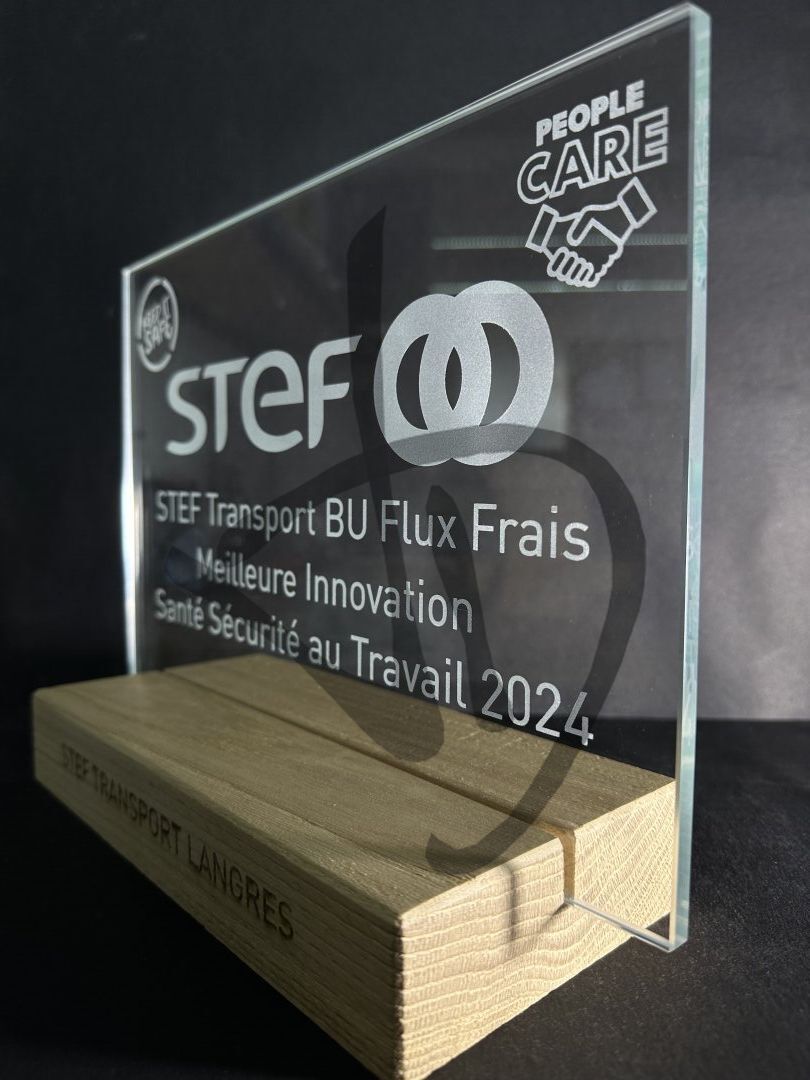 Maßgefertigte Produkte - Schilder - Aus Glas - Targhe e Insegne in vetro