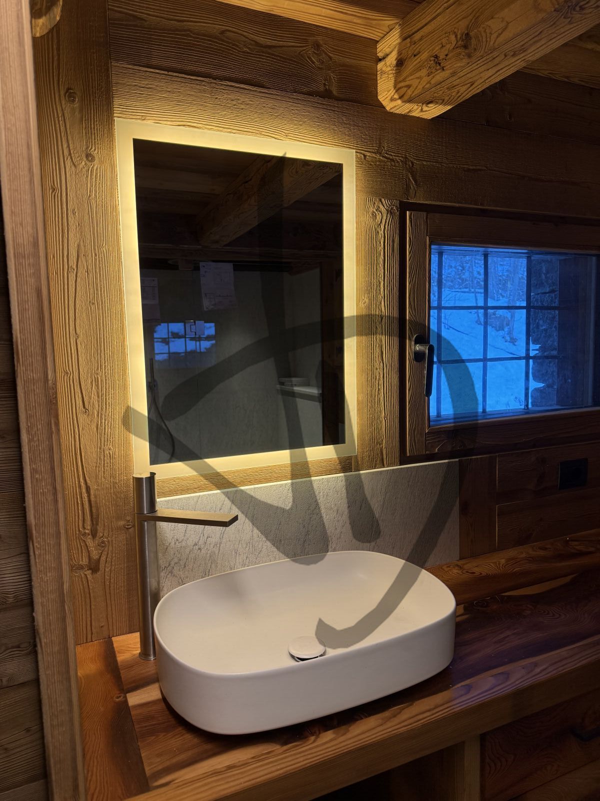 Specchio su misura led retroilluminato con cornice illuminata per bagno 2 - Mit beleuchtetem Rahmen